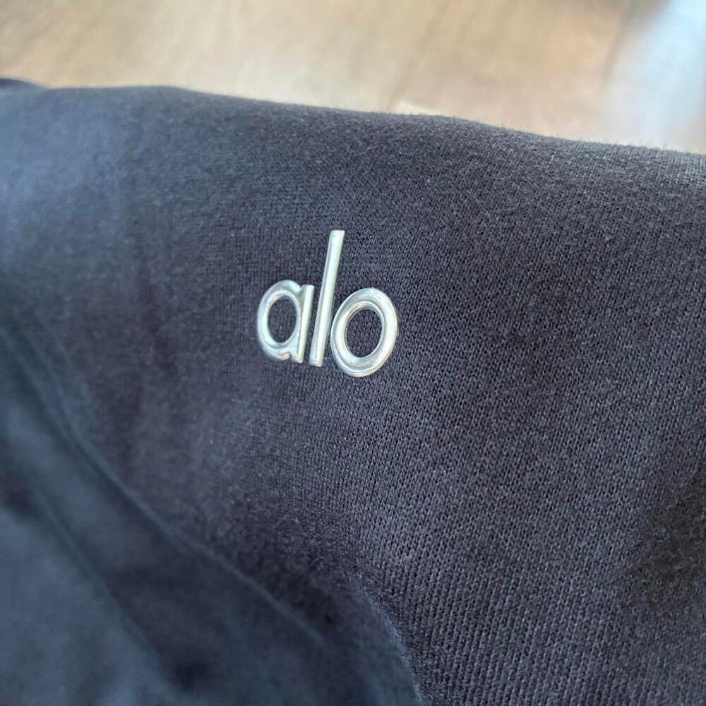 Alo Black Accolade Pullover Crewneck Size Medium - Picture 5 of 8